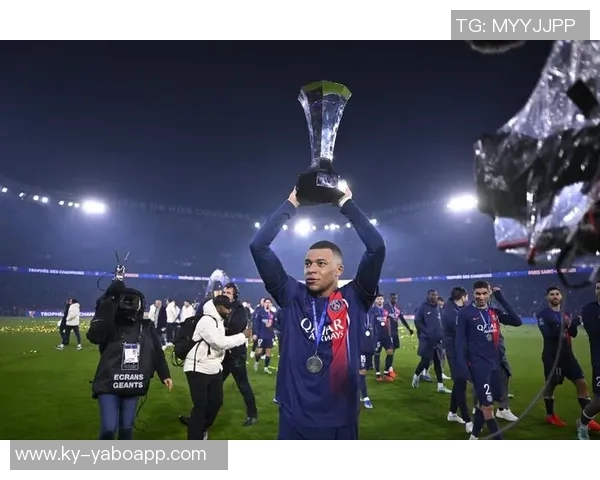 姆巴佩表现抢眼打进制胜球数据统计显示7射4正1进球2次关键传球 姆巴佩表现抢眼打进制胜球数据统计显示7射4正1进球2次关键传球