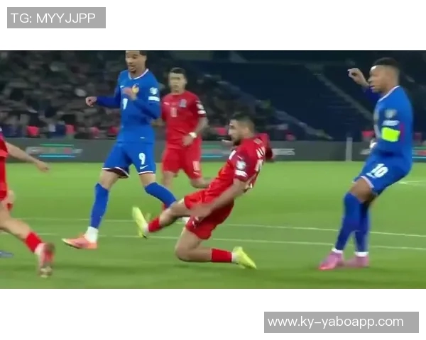 埃基蒂克梅开二度引发姆巴佩赞叹称其为超级球星